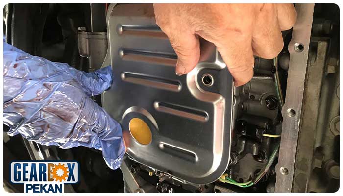 تعویض فیلتر روغن برلیانس H330