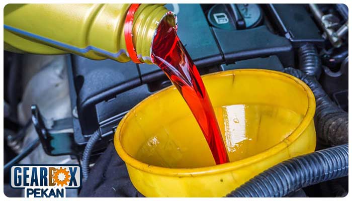 کمبود روغن گیربکس از دلایل تقه زدن گیربکس اتوماتیک