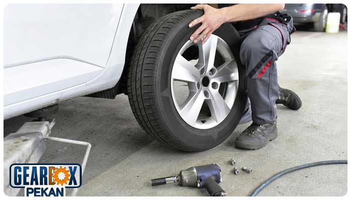 اقدامات لازم هنگام پنچر شدن لاستیک خودرو