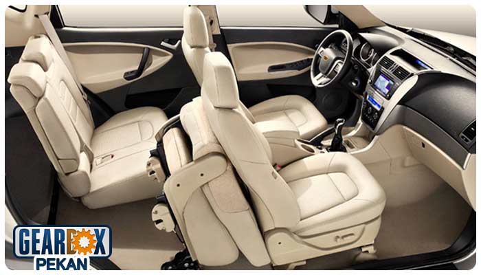 فضای داخلی جیلی امگرند X7