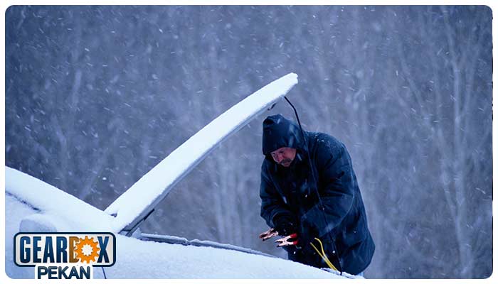 دلایل استارت نخوردن ماشین در هوای سرد