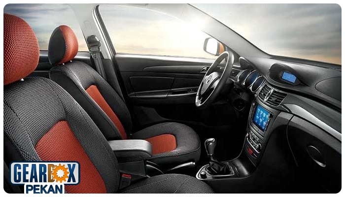 کابین و فضای داخلی اچ سی کراس