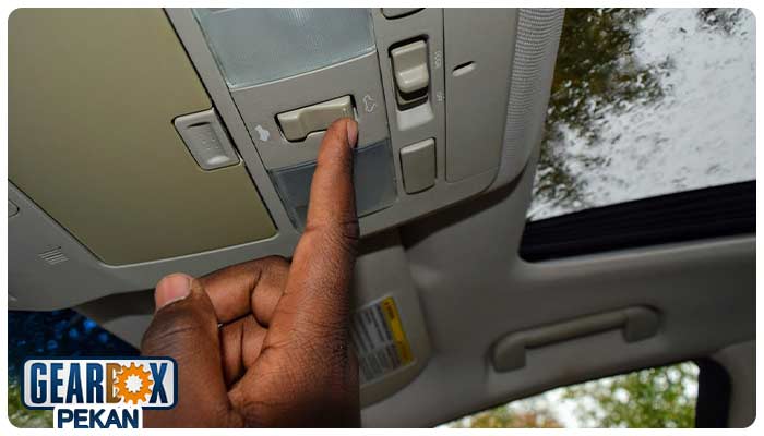 5 تا از علت های خرابی سانروف خودرو و روش های تعمیر آن 1 طریقه باز و بسته کردن سانروف خودرو