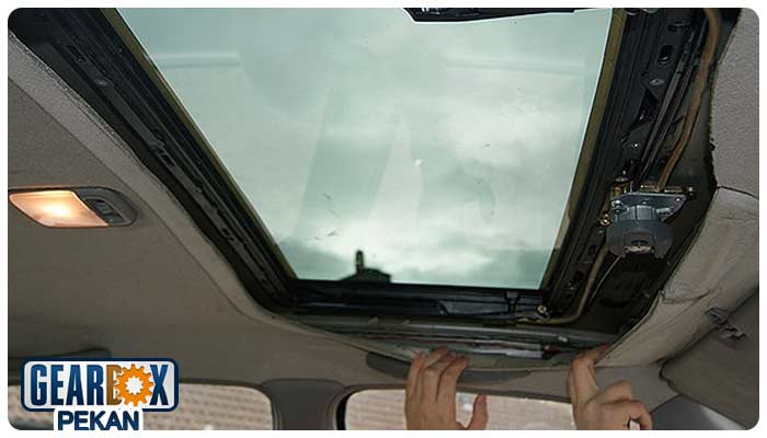 مهمترین نشانههای نیاز به ریست سانروف اچ سی کراس 2 علت گیر کردن سانروف اچ سی کراس