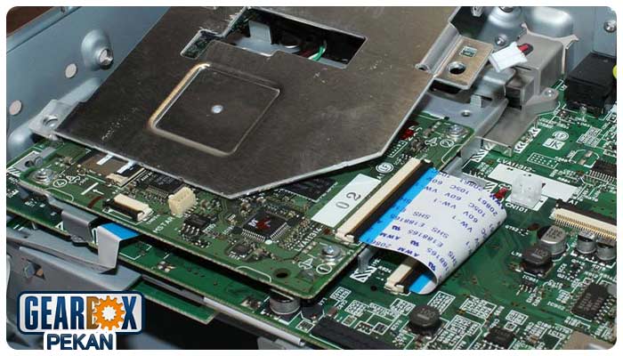 6 علت روشن نشدن ضبط ماشین و نحوه حل مشکل 3 اهمیت تعمیر به موقع ضبط ماشین